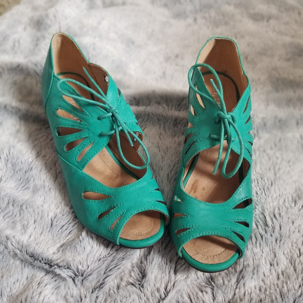 Fun Teal Green Cut Out Heels